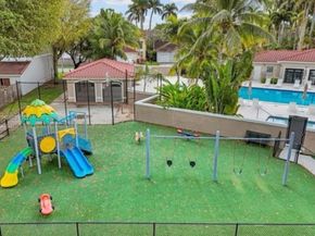 13911 SW 100th Ln, Miami FL 33186