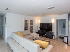 5901 NE 4th Ave, Oakland Park FL 33334