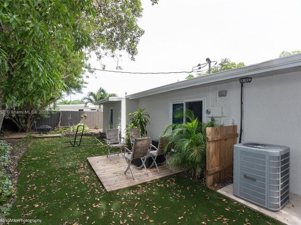 5901 NE 4th Ave, Oakland Park FL 33334