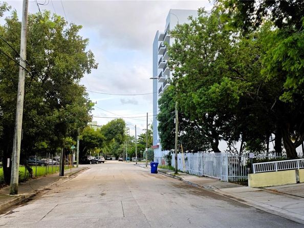 1350 NW 8th Ct A16, Miami FL 33136