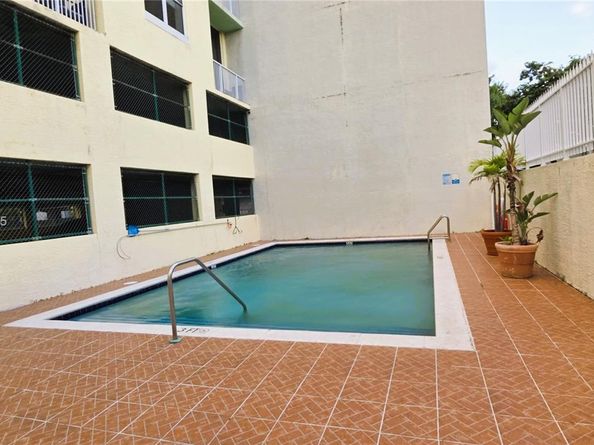 1350 NW 8th Ct A16, Miami FL 33136