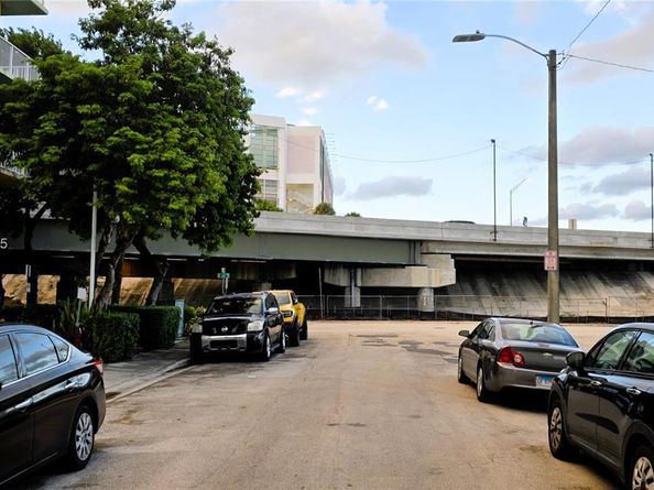 1350 NW 8th Ct A16, Miami FL 33136