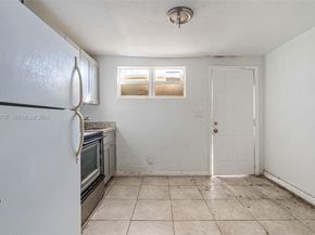 1337 NW 77th St, Miami FL 33147