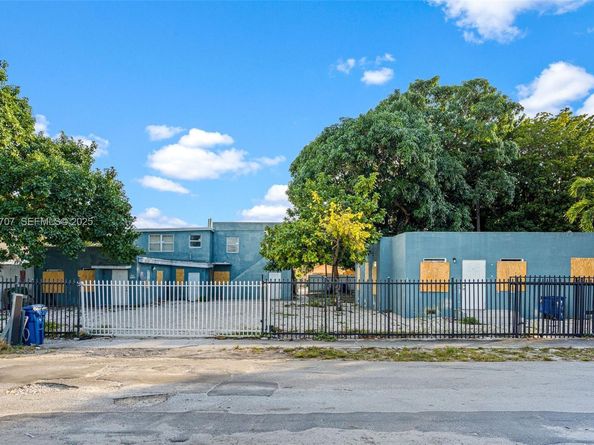 1337 NW 77th St, Miami FL 33147