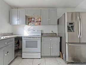 1337 NW 77th St, Miami FL 33147