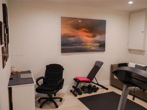 19907 NW 67th Ct, Hialeah FL 33015