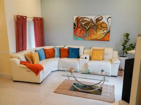 19907 NW 67th Ct, Hialeah FL 33015