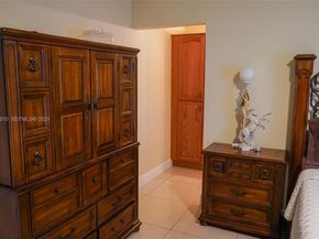 19907 NW 67th Ct, Hialeah FL 33015