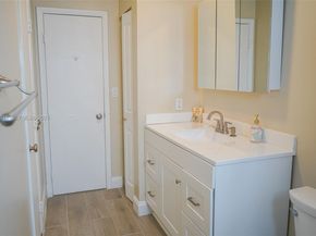 19907 NW 67th Ct, Hialeah FL 33015