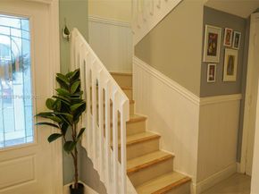 19907 NW 67th Ct, Hialeah FL 33015