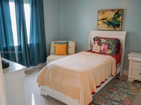 19907 NW 67th Ct, Hialeah FL 33015