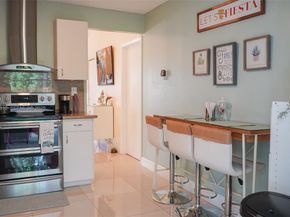 19907 NW 67th Ct, Hialeah FL 33015