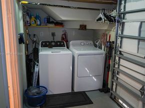 19907 NW 67th Ct, Hialeah FL 33015