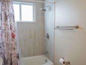 19907 NW 67th Ct, Hialeah FL 33015