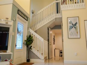 19907 NW 67th Ct, Hialeah FL 33015