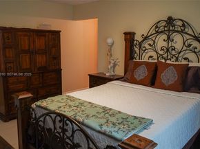 19907 NW 67th Ct, Hialeah FL 33015