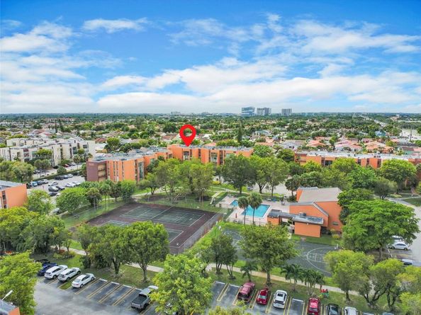9440 W Flagler St 201, Miami FL 33174