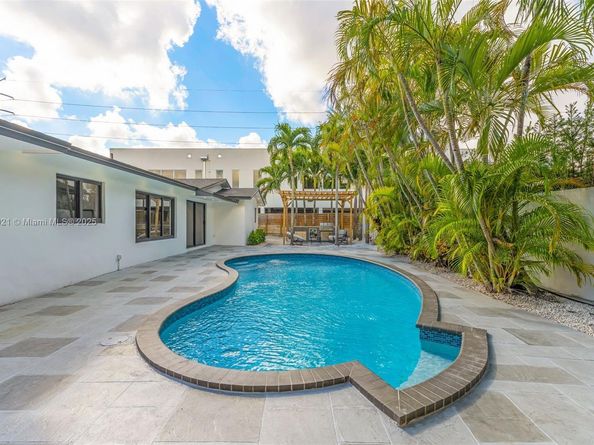 7120 SW 92nd Ave, Miami FL 33173