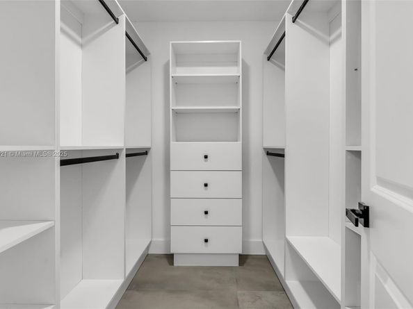 7120 SW 92nd Ave, Miami FL 33173