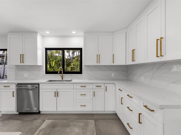 7120 SW 92nd Ave, Miami FL 33173