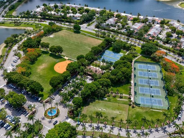 10934 NW 59th St, Doral FL 33178