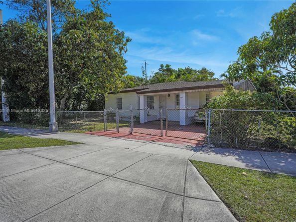 2100 NE 185th St, North Miami Beach FL 33179