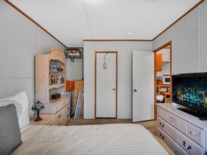 8701 SW 17th Ct, Davie FL 33324