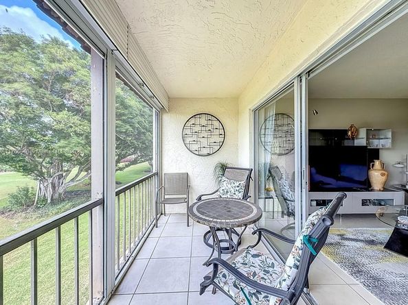 9411 N Hollybrook Lake Dr 304, Pembroke Pines FL 33025