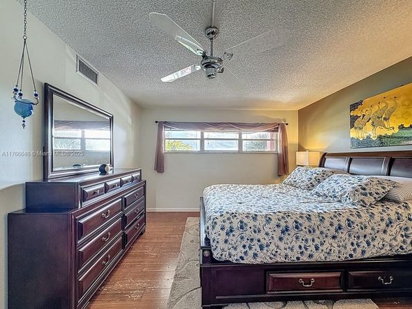 9411 N Hollybrook Lake Dr 304, Pembroke Pines FL 33025