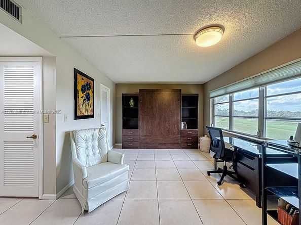 9411 N Hollybrook Lake Dr 304, Pembroke Pines FL 33025