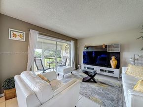9411 N Hollybrook Lake Dr 304, Pembroke Pines FL 33025