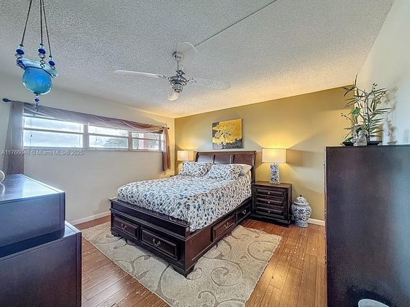 9411 N Hollybrook Lake Dr 304, Pembroke Pines FL 33025