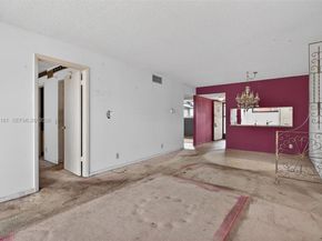 114 Lake Emerald Dr 104, Oakland Park FL 33309