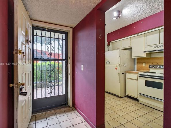 114 Lake Emerald Dr 104, Oakland Park FL 33309