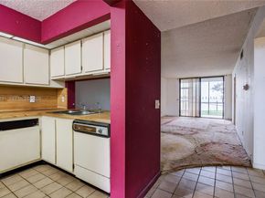 114 Lake Emerald Dr 104, Oakland Park FL 33309