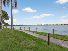 114 Lake Emerald Dr 104, Oakland Park FL 33309