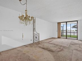 114 Lake Emerald Dr 104, Oakland Park FL 33309