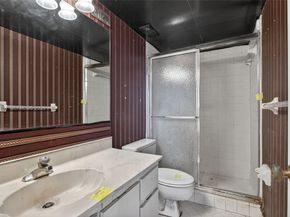 114 Lake Emerald Dr 104, Oakland Park FL 33309