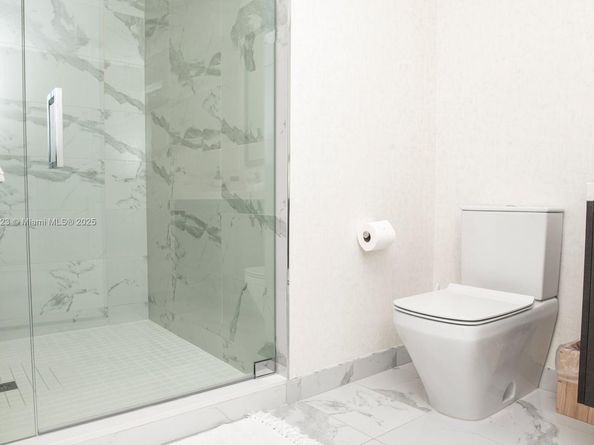 851 NE 1st Ave 1811, Miami FL 33132