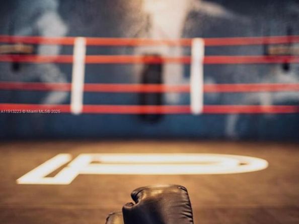 851 NE 1st Ave 1811, Miami FL 33132