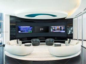 851 NE 1st Ave 1811, Miami FL 33132