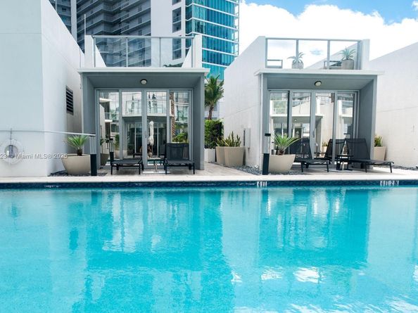 851 NE 1st Ave 1811, Miami FL 33132