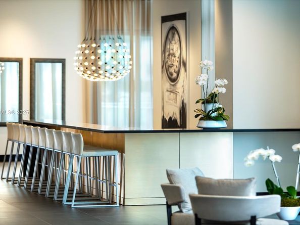 851 NE 1st Ave 1811, Miami FL 33132