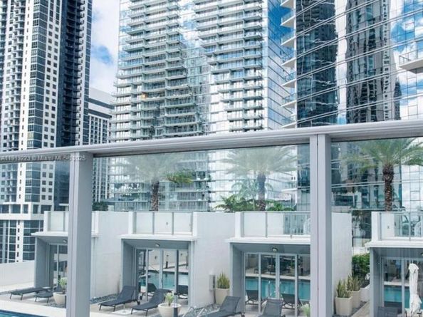 851 NE 1st Ave 1811, Miami FL 33132