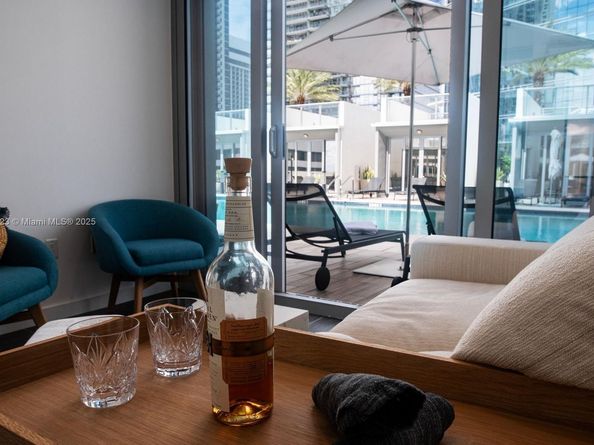 851 NE 1st Ave 1811, Miami FL 33132