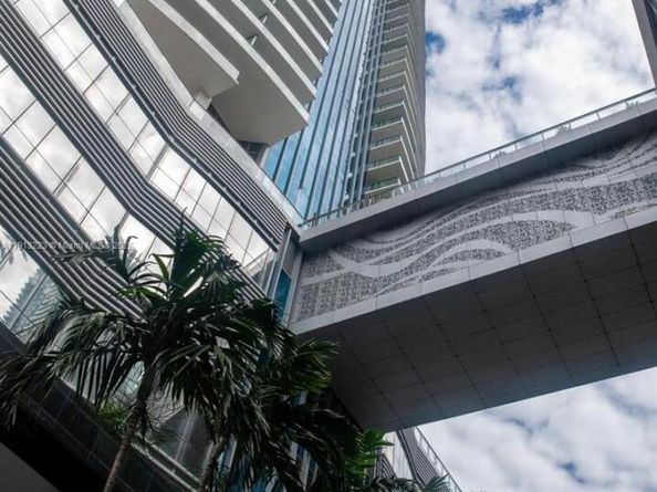 851 NE 1st Ave 1811, Miami FL 33132