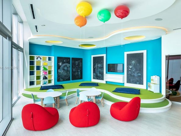 851 NE 1st Ave 1811, Miami FL 33132