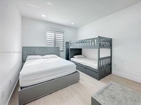 8206 NW 43rd St, Doral FL 33166