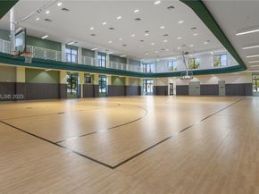 8206 NW 43rd St, Doral FL 33166