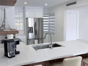 601 SW 113th Way 601, Pembroke Pines FL 33025
